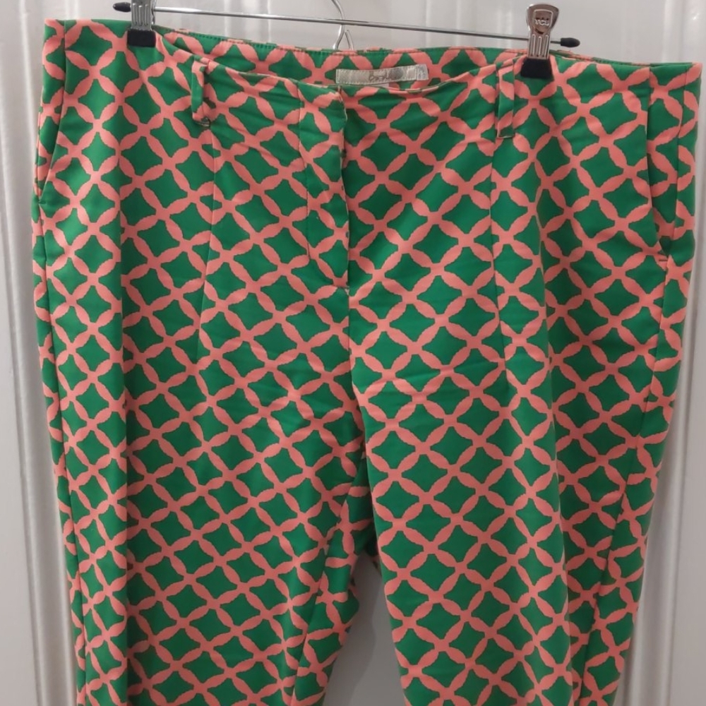 Super fun cropped trousers